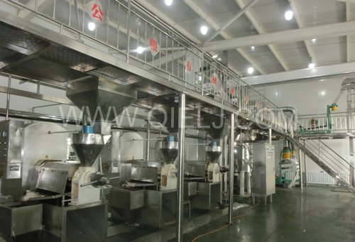 油莎豆榨油設(shè)備 冷榨莎豆油成套設(shè)備(圖3) 油莎豆榨油設(shè)備 冷榨莎豆油成套設(shè)備(圖3)